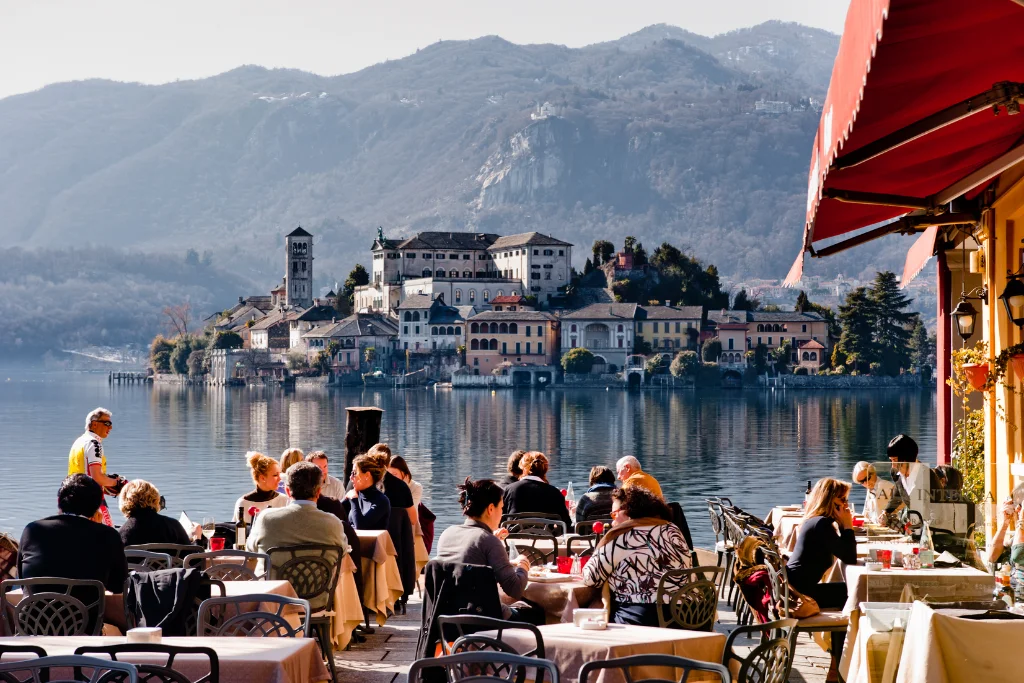 مهاجرت خانوادگی به ایتالیا: چالشها و راهکارها