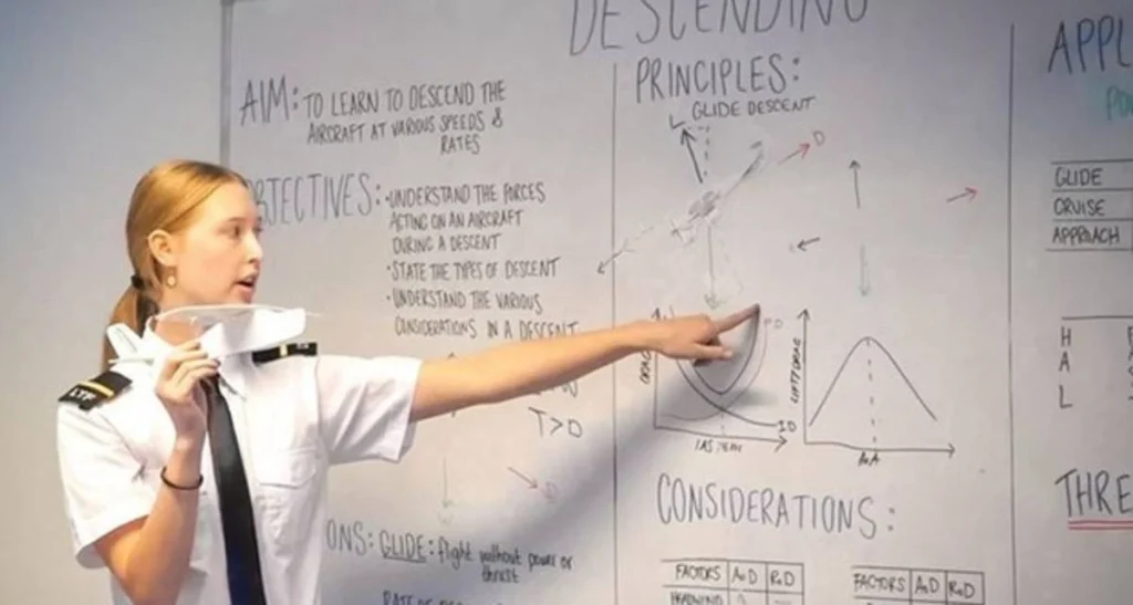 تحصیل رشته خلبانی در انگلیس